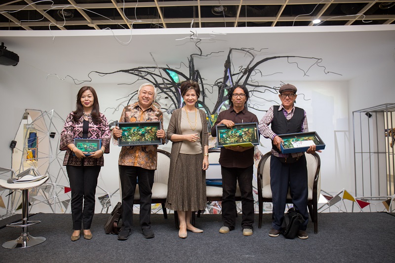 ART TALK: HENDRA GUNAWAN DALAM KEMELUT SEJARAH SENI